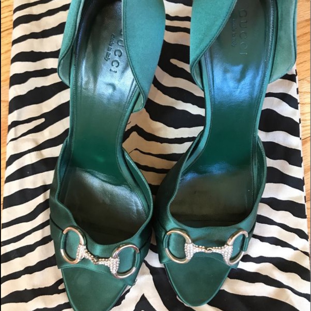 Gucci heels. Green.
